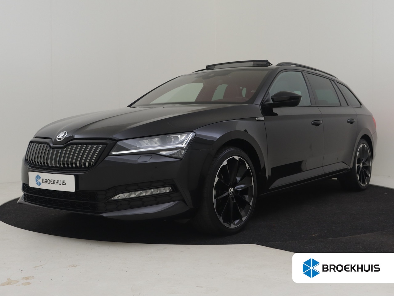 Skoda Superb Combi - 1.4 TSI iV Sportline Business 218PK DSG/AUTO | Panorama-dak | Trekhaak uitklapbaar | SOH 9 - AutoWereld.nl