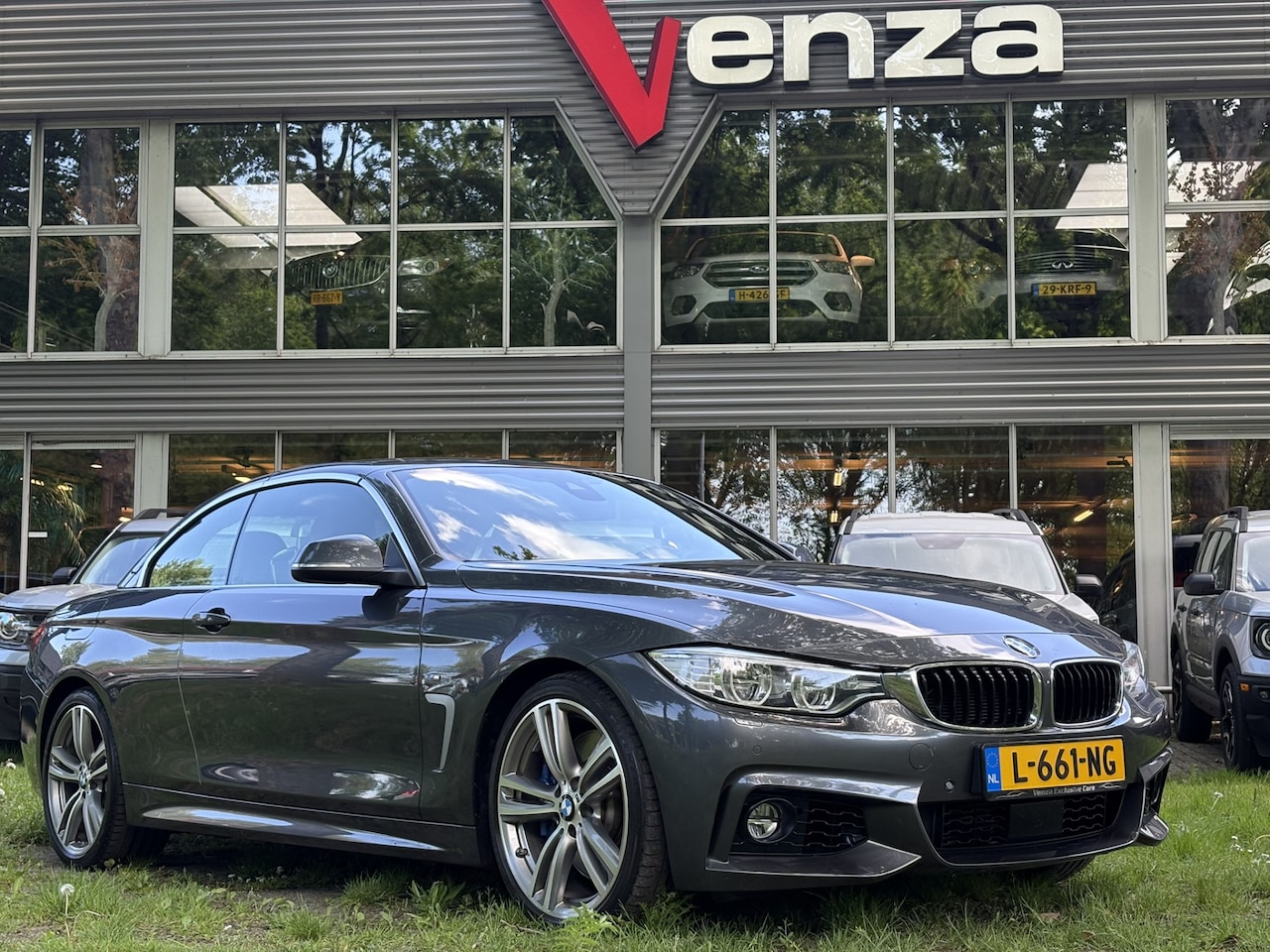 BMW 4-serie Cabrio - 435i High Executive M Pakket HUD - AutoWereld.nl