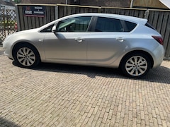 Opel Astra - 1.4 Turbo Cosmo
