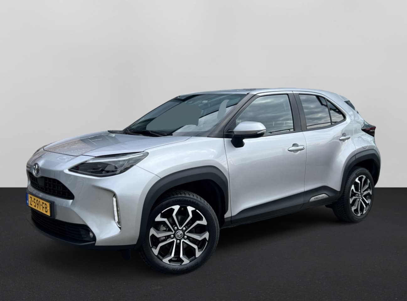 Toyota Yaris Cross - 1.5 Hybrid Dynamic | all-seasonbanden | comfort pack - AutoWereld.nl