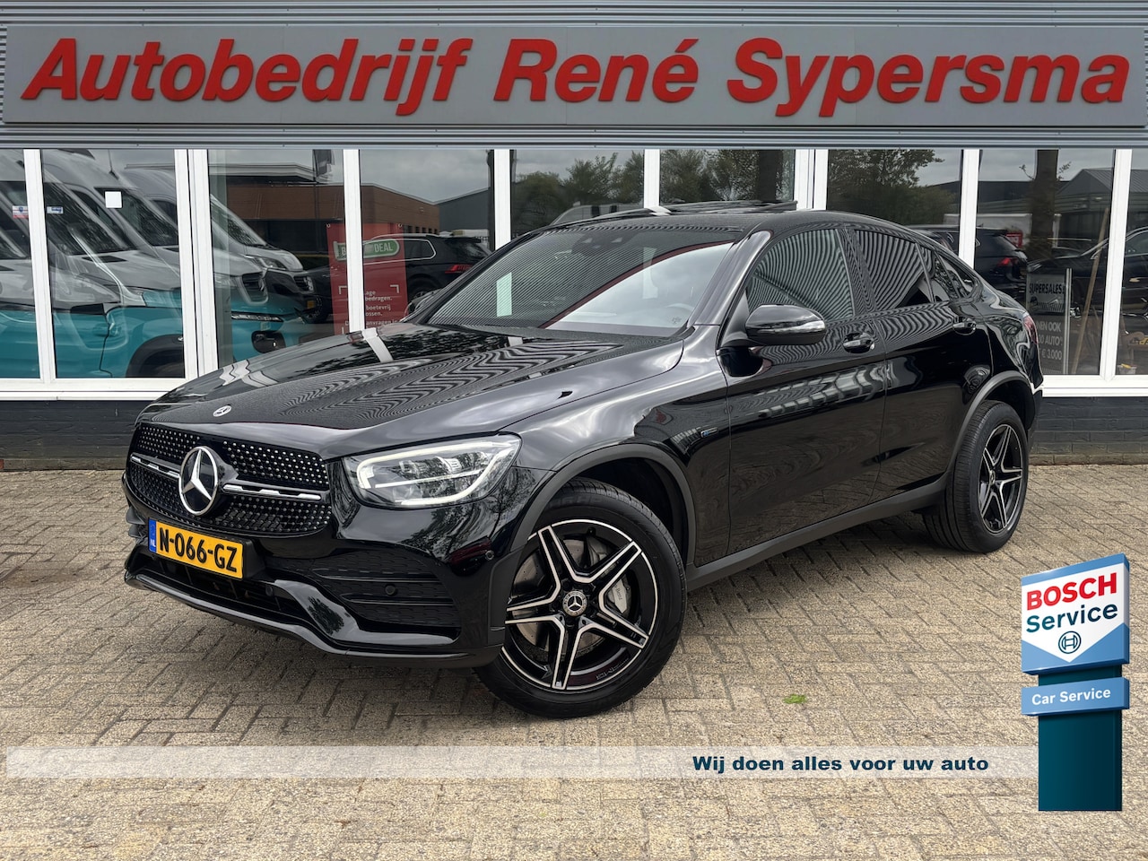 Mercedes-Benz GLC-klasse Coupé - 300e 4MATIC Premium Plus | AMG Pakket | Elektrische Trekhaak | Schuifkanteldak | Sfeerverl - AutoWereld.nl