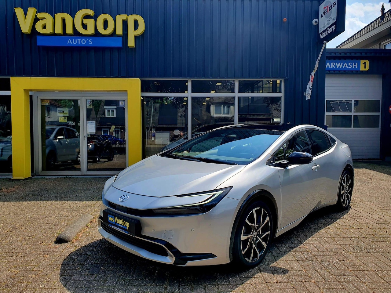 Toyota Prius - 2.0 Plug-in Executive Pano All-in prijs! - AutoWereld.nl