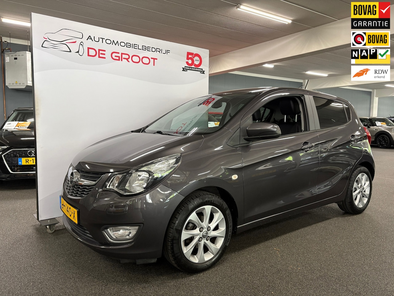 Opel Karl - 1.0 ecoFLEX Cosmo/NL auto/ Lederen bekleding/ Parkeersensoren/ set winterbanden - AutoWereld.nl