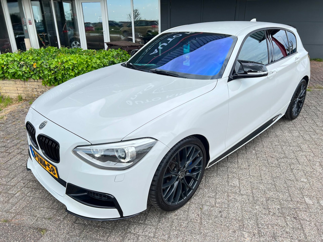BMW 1-serie - 118i M-SPORT Executive NL ECC/NAV/HARMAN KARDON APK+NAP - AutoWereld.nl