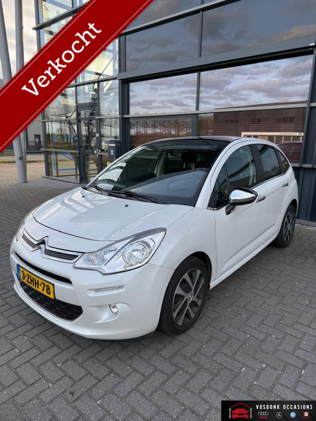 Citroën C3 - 1.2 PureTech Exclusive/Navi/ 5drs - AutoWereld.nl
