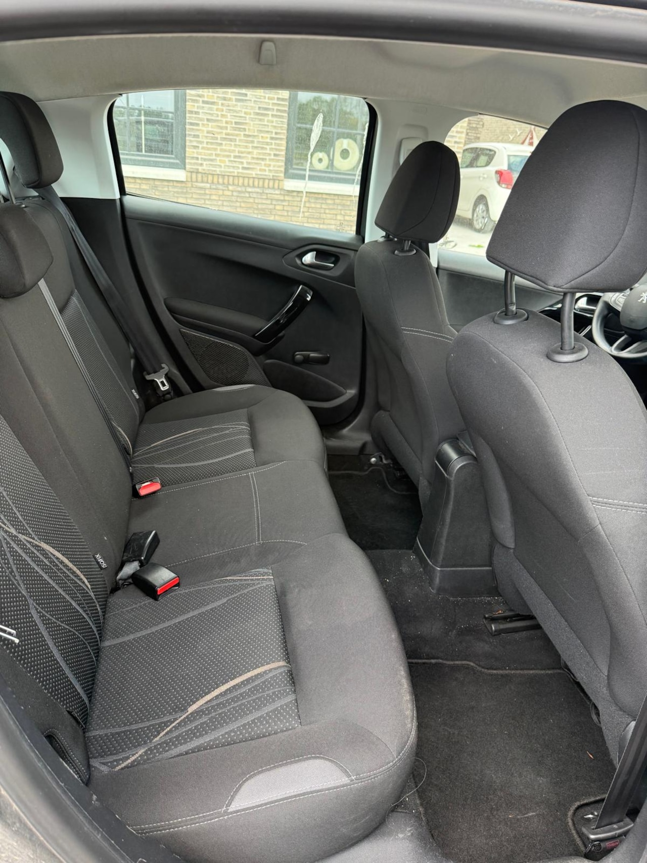 Peugeot 208 - 1.2 Vti Active Schade , Rijd wel. - AutoWereld.nl