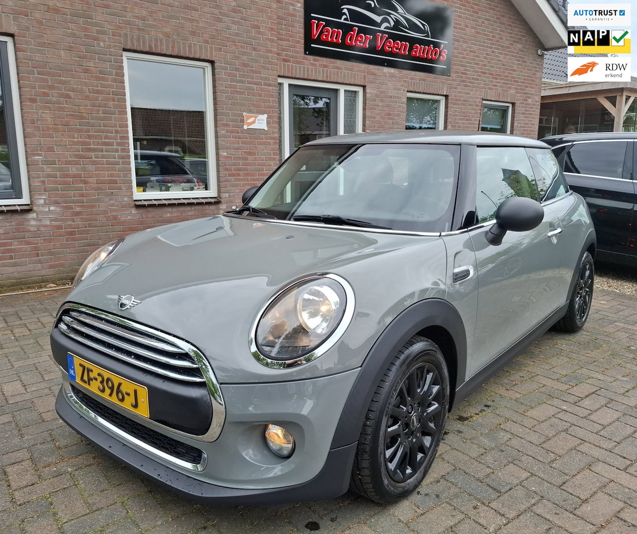 MINI One - Mini 1.5 One. 1ste eigenaar, dealer onderhouden. Zeer netjes en luxe, o.a: bluetooth, navi - AutoWereld.nl