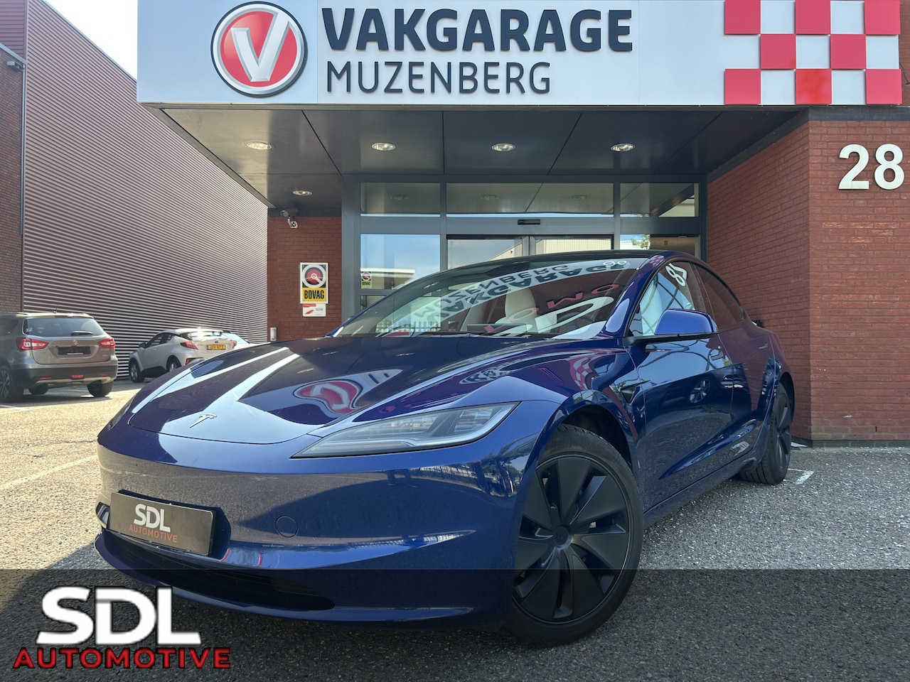 Tesla Model 3 - HIGHLAND RWD 60KWH // PANO // CAMERA // ADAPTIVE CRUISE // SFEERVERLICHTING // LEDER - AutoWereld.nl