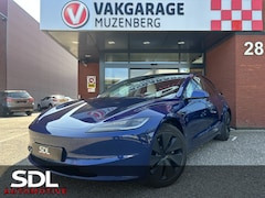 Tesla Model 3 - HIGHLAND RWD 60KWH // PANO // CAMERA // ADAPTIVE CRUISE // SFEERVERLICHTING // LEDER