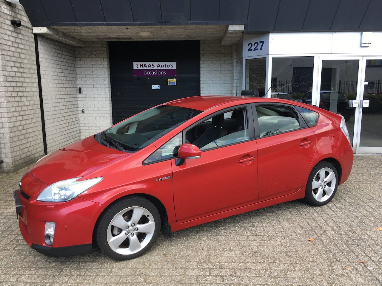 Toyota Prius - 1.8 Dynamic / NAVI / CAMERA / ALU VELGEN / NWE MODELJAAR / APK OK - AutoWereld.nl