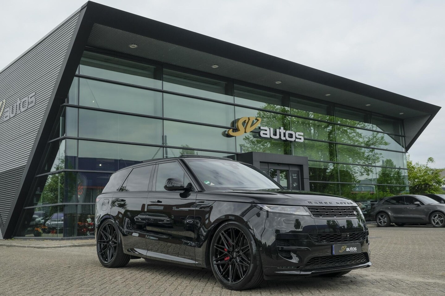 Land Rover Range Rover Sport - P510e 510pk First Edition Panoramadak 4-Wielsturing *BTW* *SOH 93%* HD-koplampen Vossen VO - AutoWereld.nl