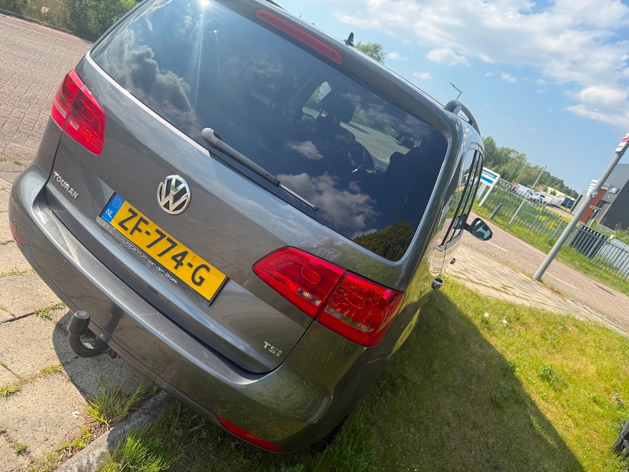 Volkswagen Touran - 1.4 TSI Comfortline / Schuifdak / Stoelverw./Car Play - AutoWereld.nl