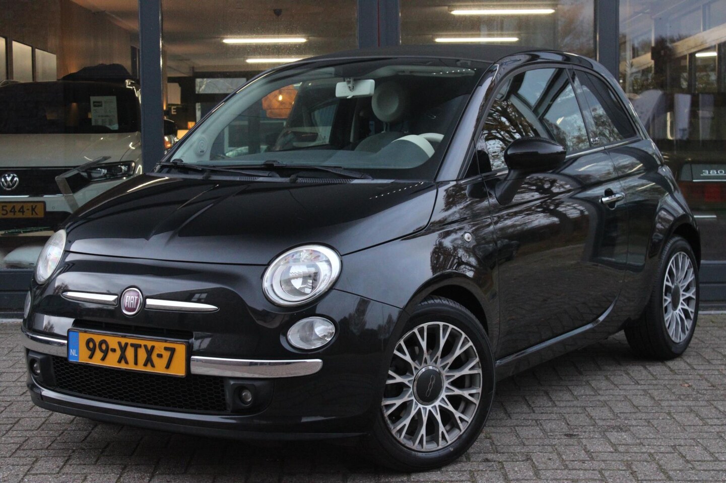 Fiat 500 C - 0.9 TwinAir Lounge | Telefoonvoorbereiding | Schuifdak | Parkeersensoren | Premium Sound | - AutoWereld.nl