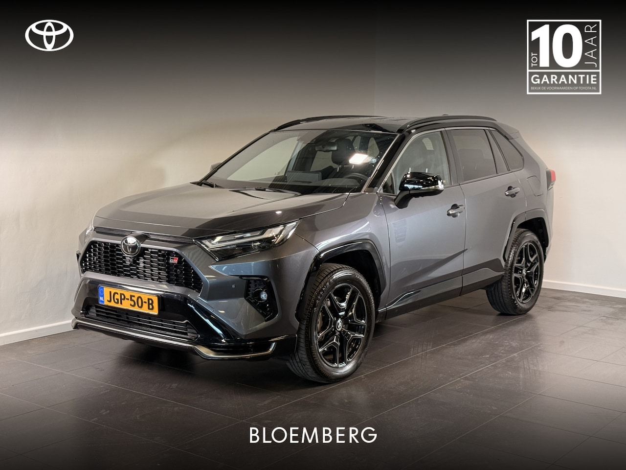 Toyota RAV4 - 2.5 Plug-in Hybrid AWD GR SPORT | Elekt. stoelen | Stuurverwarming | 360 camera | - AutoWereld.nl