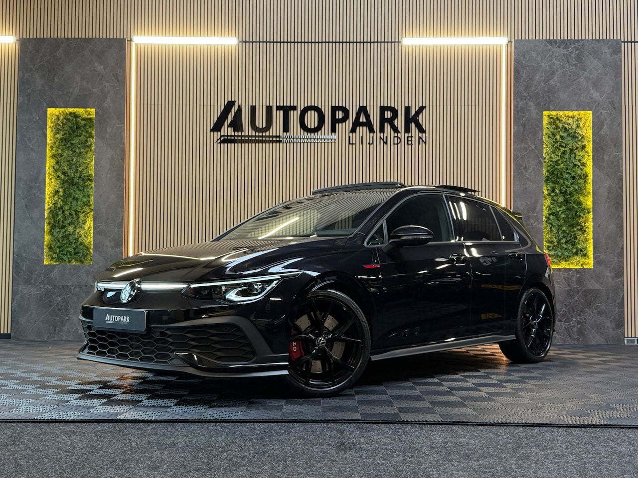 Volkswagen Golf - 2.0 TSI GTI CLUBSPORT AKRAPOVIC|PANO|H&K|LEDER|HuD|MEMORY|IQLIGHTS|BLINDSPOT|NURBURGRING|S - AutoWereld.nl