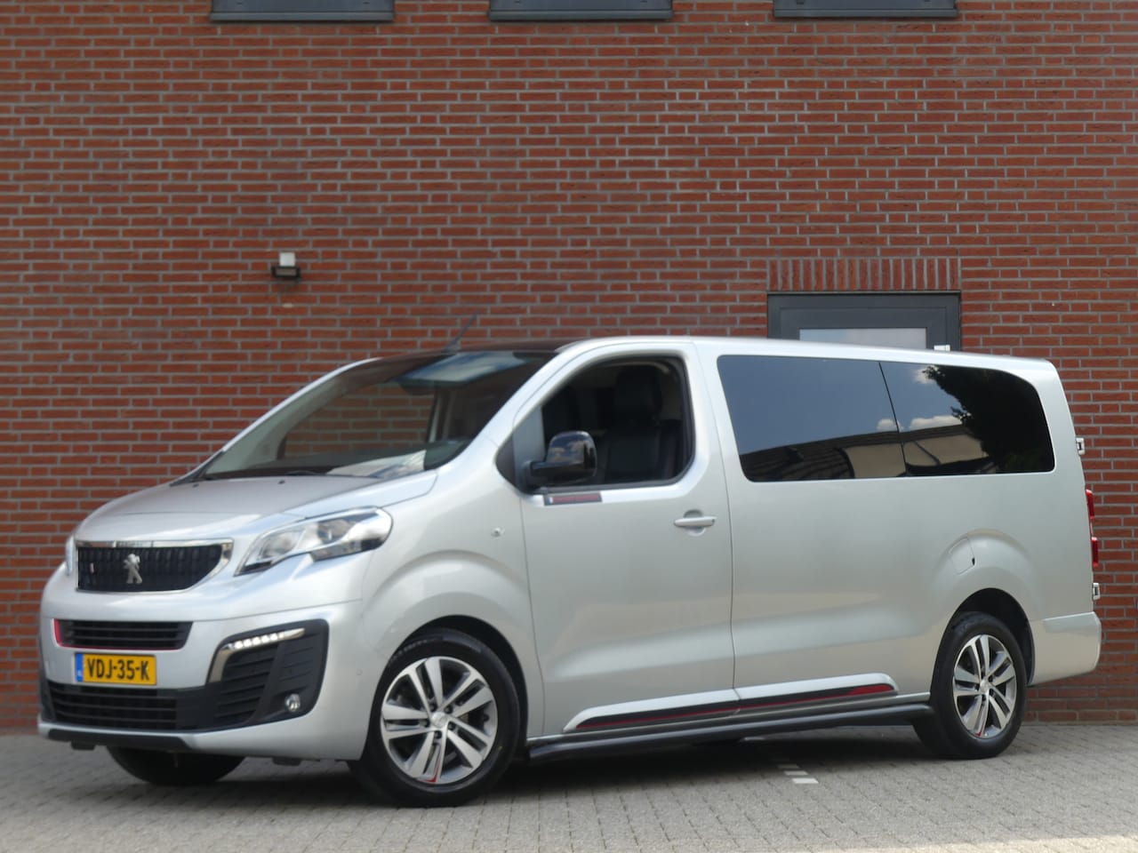 Peugeot Expert - 231L 2.0 BlueHDI 180PK Sport Edition LED/Leer/Trekhaak - AutoWereld.nl