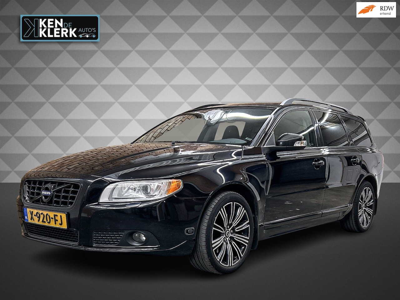 Volvo V70 - 2.5FT Summum |Leder interieur| Trekhaak - AutoWereld.nl