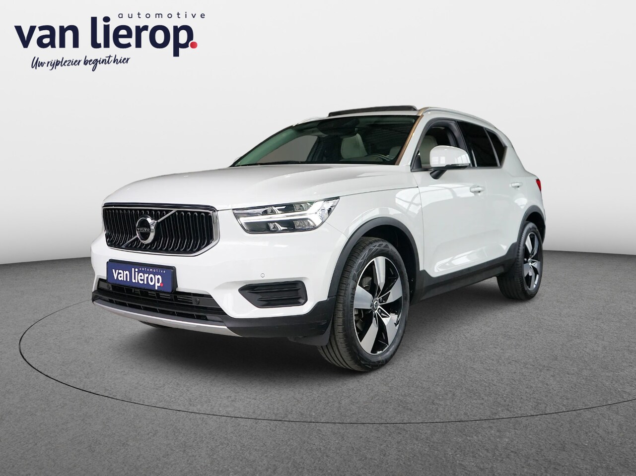 Volvo XC40 - 1.5 T3 Momentum 163 PK | CAMERA | PANORAMADAK | CARPLAY - AutoWereld.nl