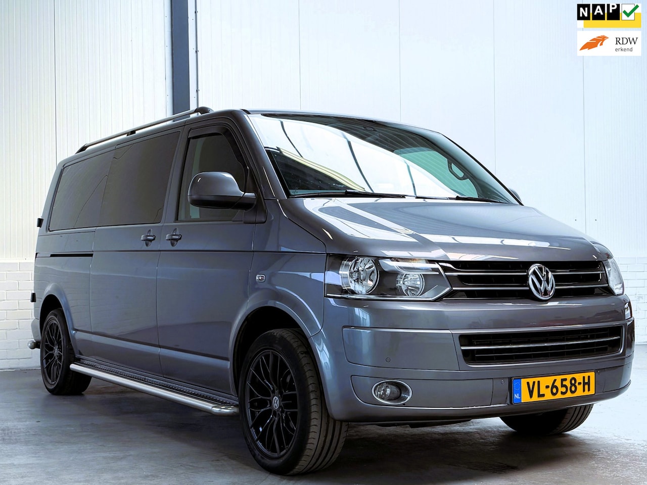 Volkswagen Transporter - 2.0 TDI BM L2H1 DC|2X Schuifdeur|6 Persoons|Marge|Leder|Trekhaak - AutoWereld.nl