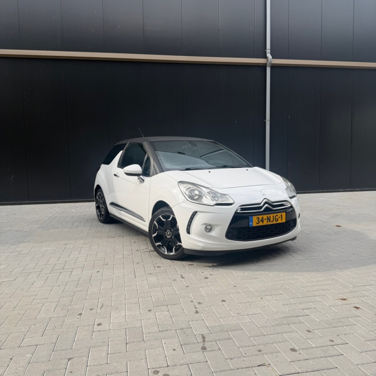 Citroën DS3 - 1.6 So Chic |nwe koppeling|stoelvw|leder|climate - AutoWereld.nl