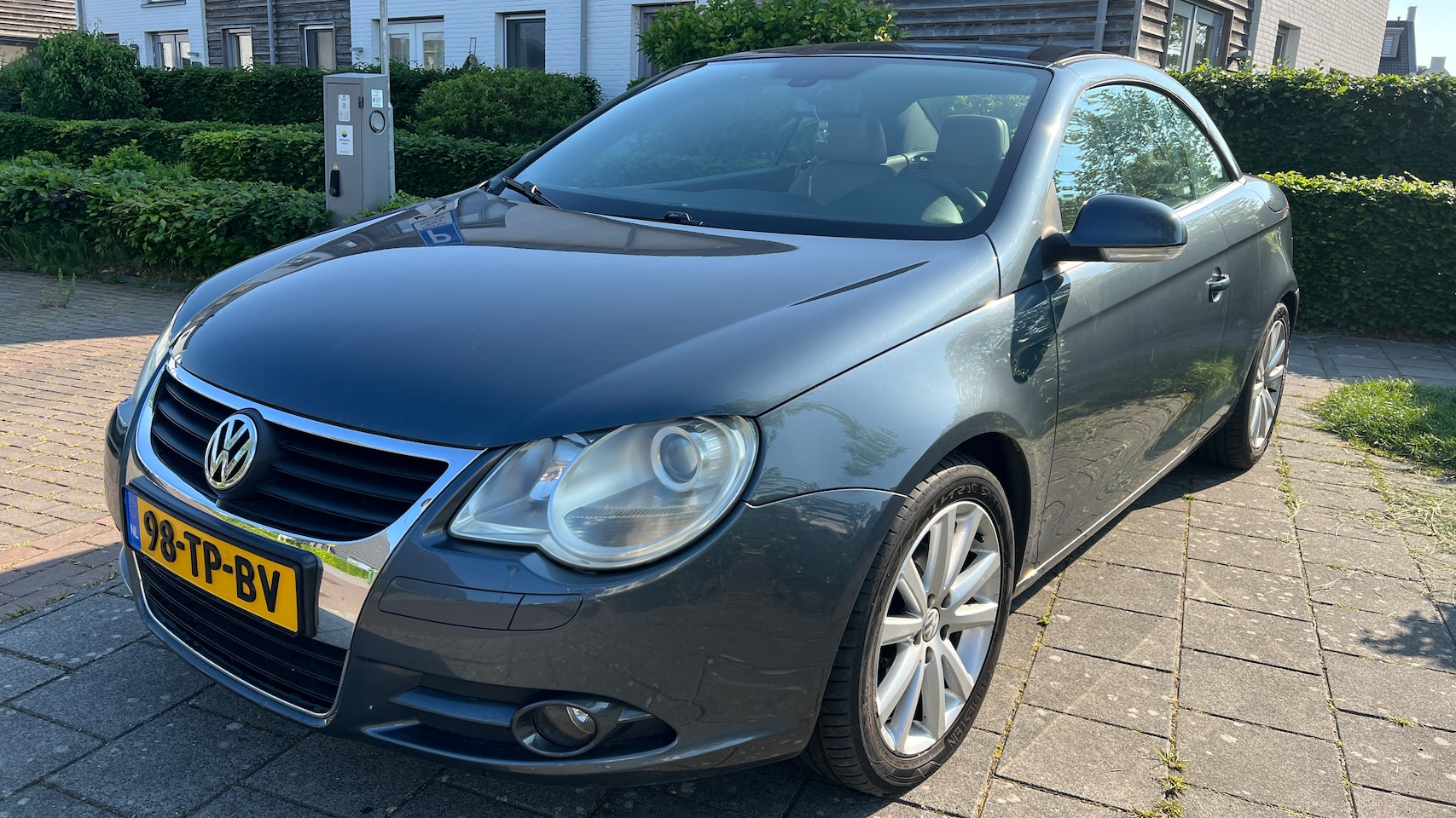 VOLKSWAGEN EOS