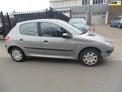 Peugeot 206 - 1.4 XT automaat 5 deurs