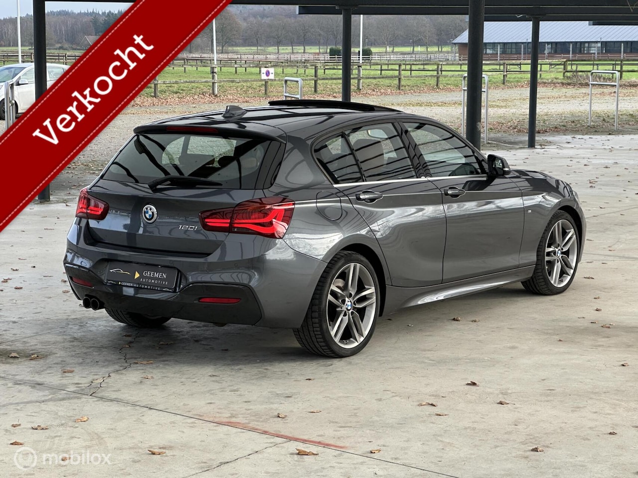 BMW 1-serie - 120i M Sport High Executive PANO/CARPLAY/LEDER - AutoWereld.nl
