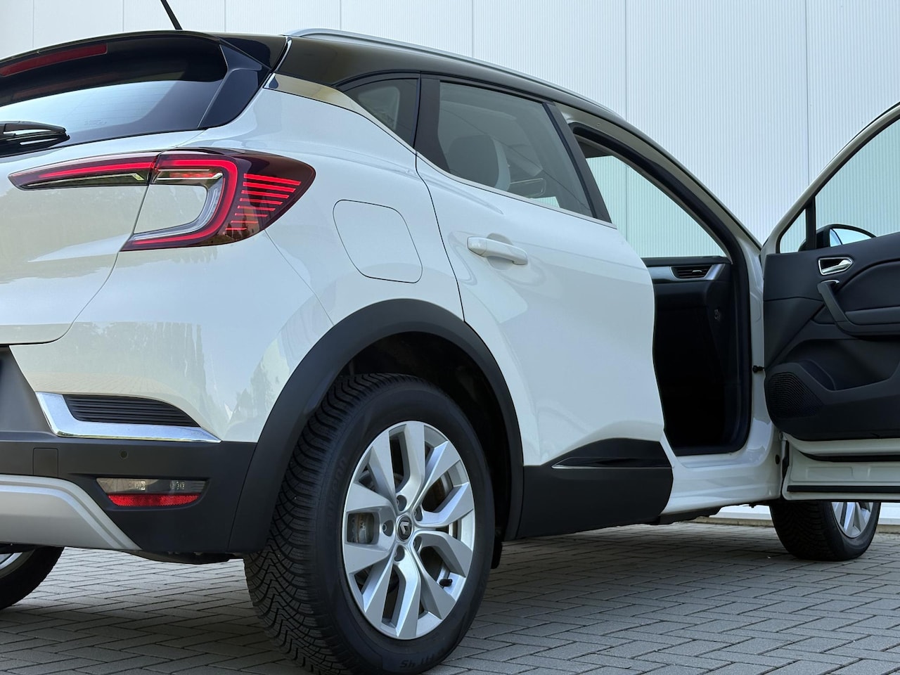 Renault Captur - 1.0 TCe 100 Intens | LED Pure vision | Keyless | stoelverwarming | Carplay | Navi