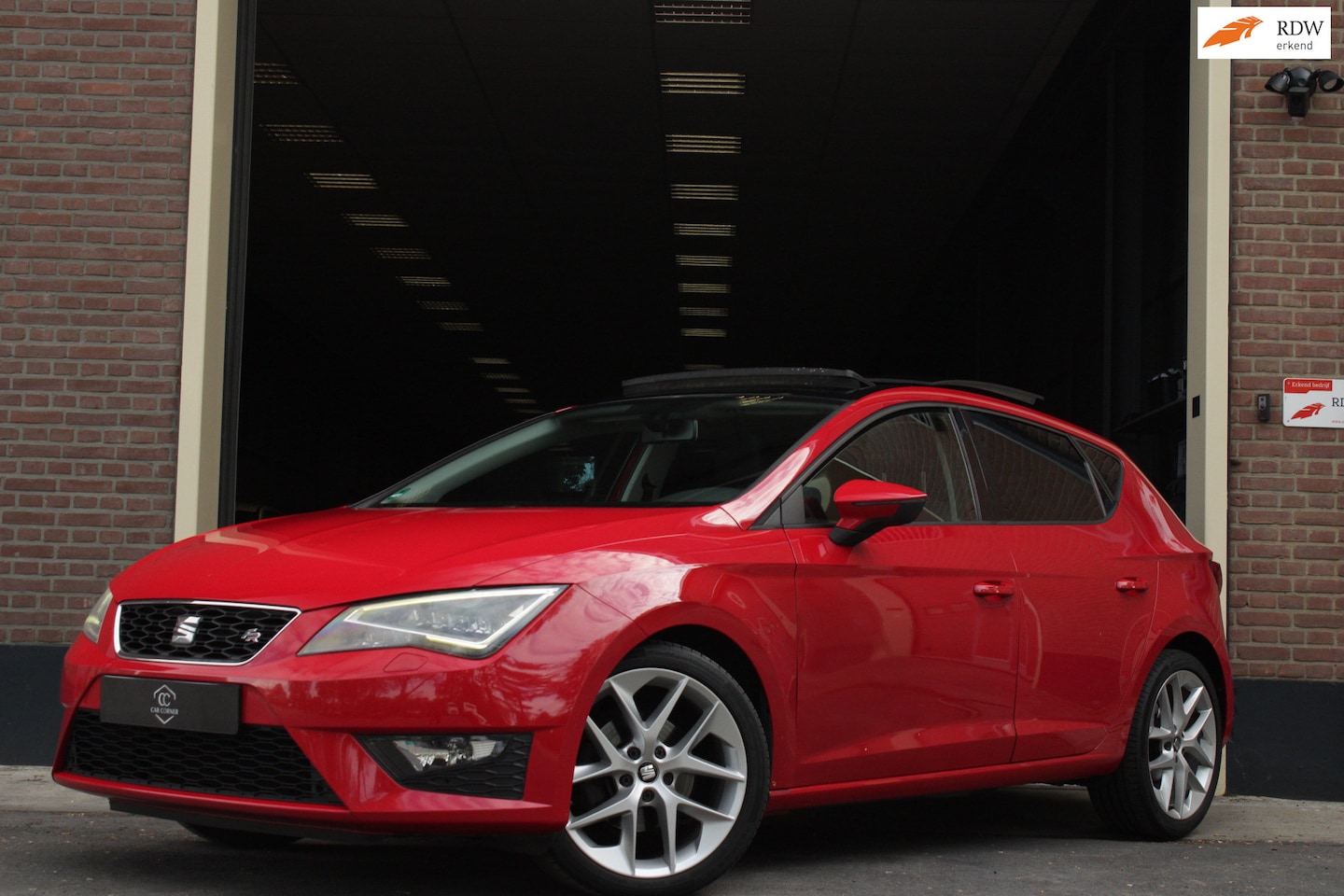 SEAT Leon - 1.4 TSI FR 140PK |Panoramadak|SeatSound|LED|DCC|PDC| - AutoWereld.nl
