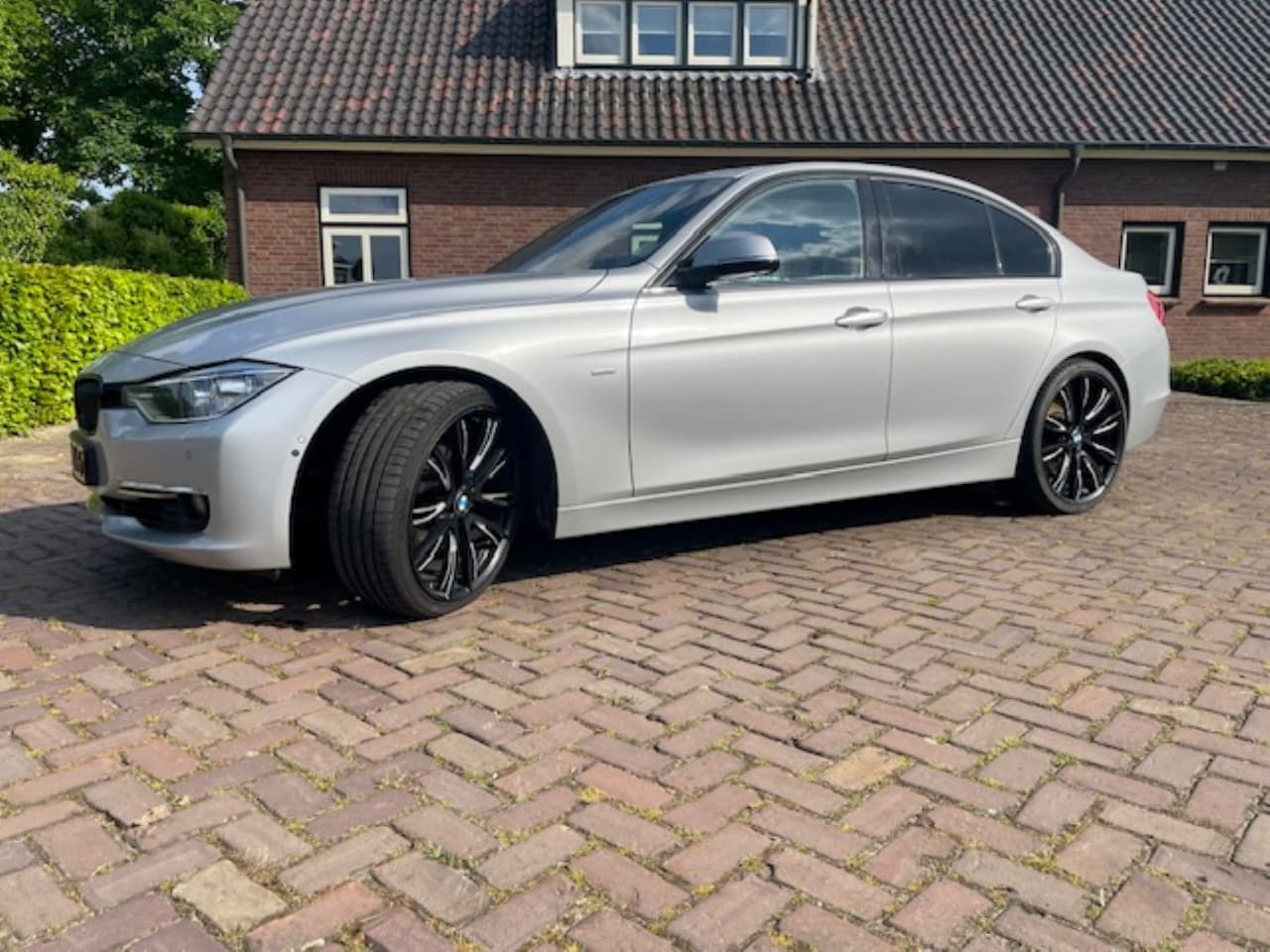 BMW 3-serie - 330d High Executive - AutoWereld.nl