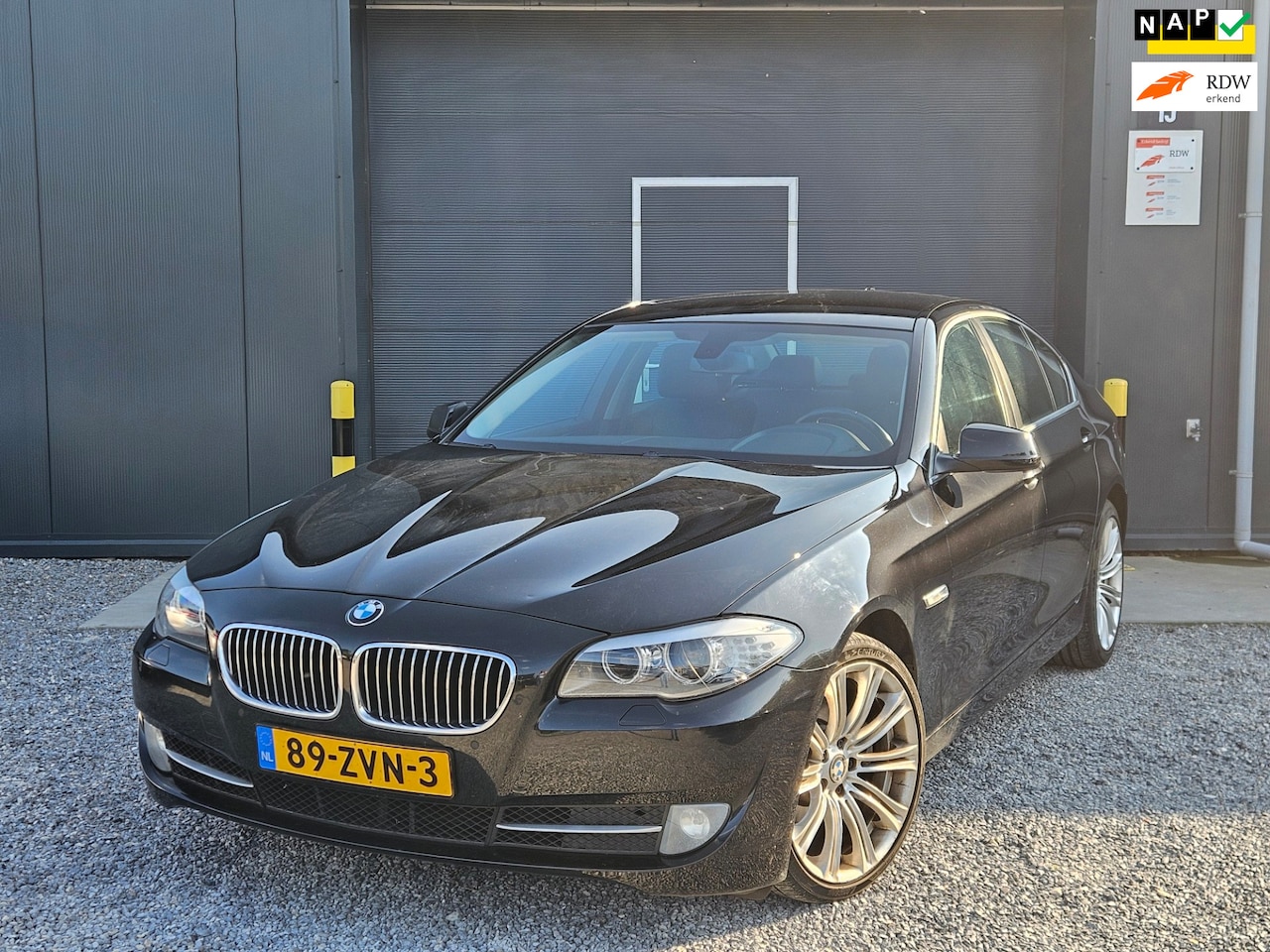 BMW 5-serie - 520i High Executive + stoelverwarming + Leer - AutoWereld.nl
