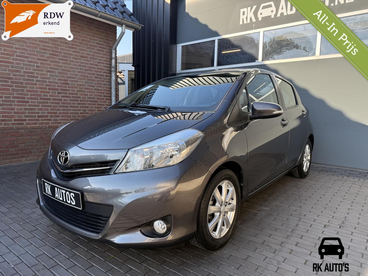 Toyota Yaris - 1.3 VVT-i Dynamic / Automaat / 34dkm / Trekhaak - AutoWereld.nl