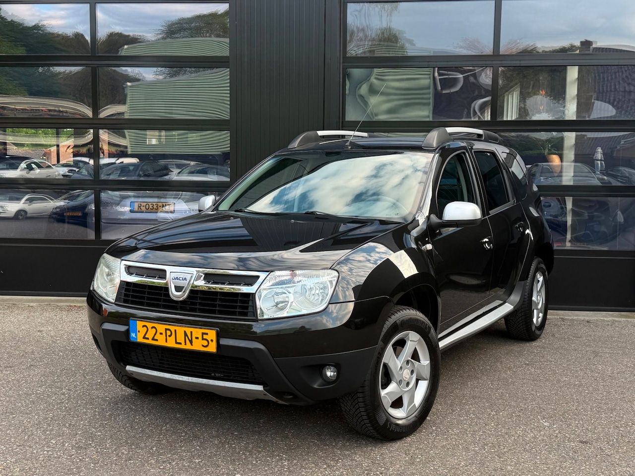 Dacia Duster - 1.6 Lauréate 2wd Airco Camera Trekh. - AutoWereld.nl