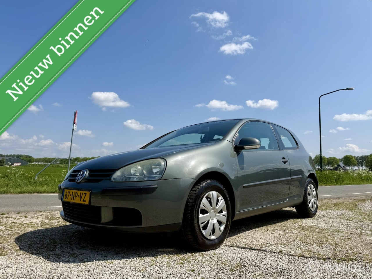 Volkswagen Golf - 1.4 Comfort, BJ 2004, Navi, trekhaak, APK - AutoWereld.nl