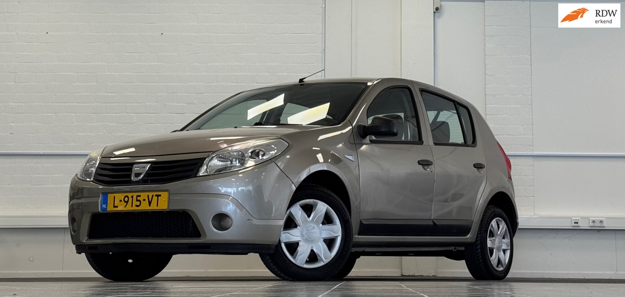 Dacia Sandero - 1.2 Lauréate 1.2 Lauréate - AutoWereld.nl