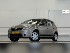 Dacia Sandero - 1.2i Lauréate Airco Nieuwe APK Exclusive-pakket Garantie