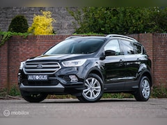 Ford Kuga - 1.5 EcoBoost Titanium | Camera | Trekhaak | LED | Stoel + stuur verwarming | All season |