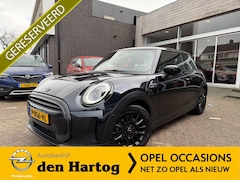 MINI Cooper - 1.5 Camden Plus Edition Automaat Navi/Panoramadak/Leder/Camera