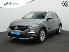 Volkswagen T-Roc - 1.0 TSI 110 pk Comfort | Trekhaak | Achteruitrijcamera | Adaptive Cruise | Navigatie