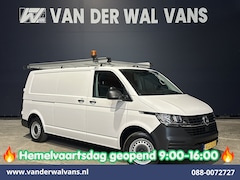 Volkswagen Transporter - 2.0 TDI L2H1 Inrichting Euro6 Airco | Omvormer | Imperiaal | Camera | Trekhaak | Apple Car
