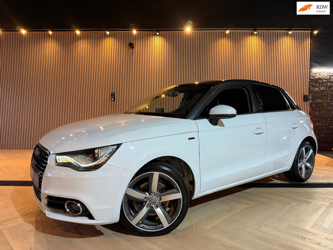 Audi A1 Sportback - 1.2 TFSI S-Line -| Automaat | Navi | PDC - AutoWereld.nl