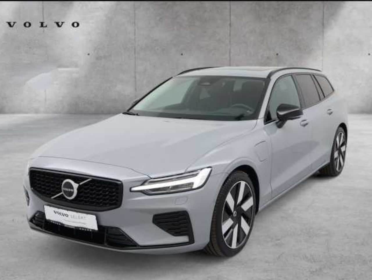 Volvo V60 - 2.0 T8 Plug-in hybrid AWD Ultra Dark ** FULL OPTIONS, PANO, ACC, MASSAGE, B&W ** 1e EIG - - AutoWereld.nl
