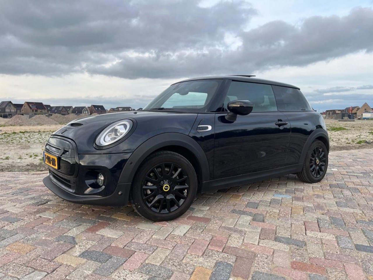MINI Mini-Electric - Cooper S 33 kWh |Pano|Camera|Keyless|Leer| - AutoWereld.nl