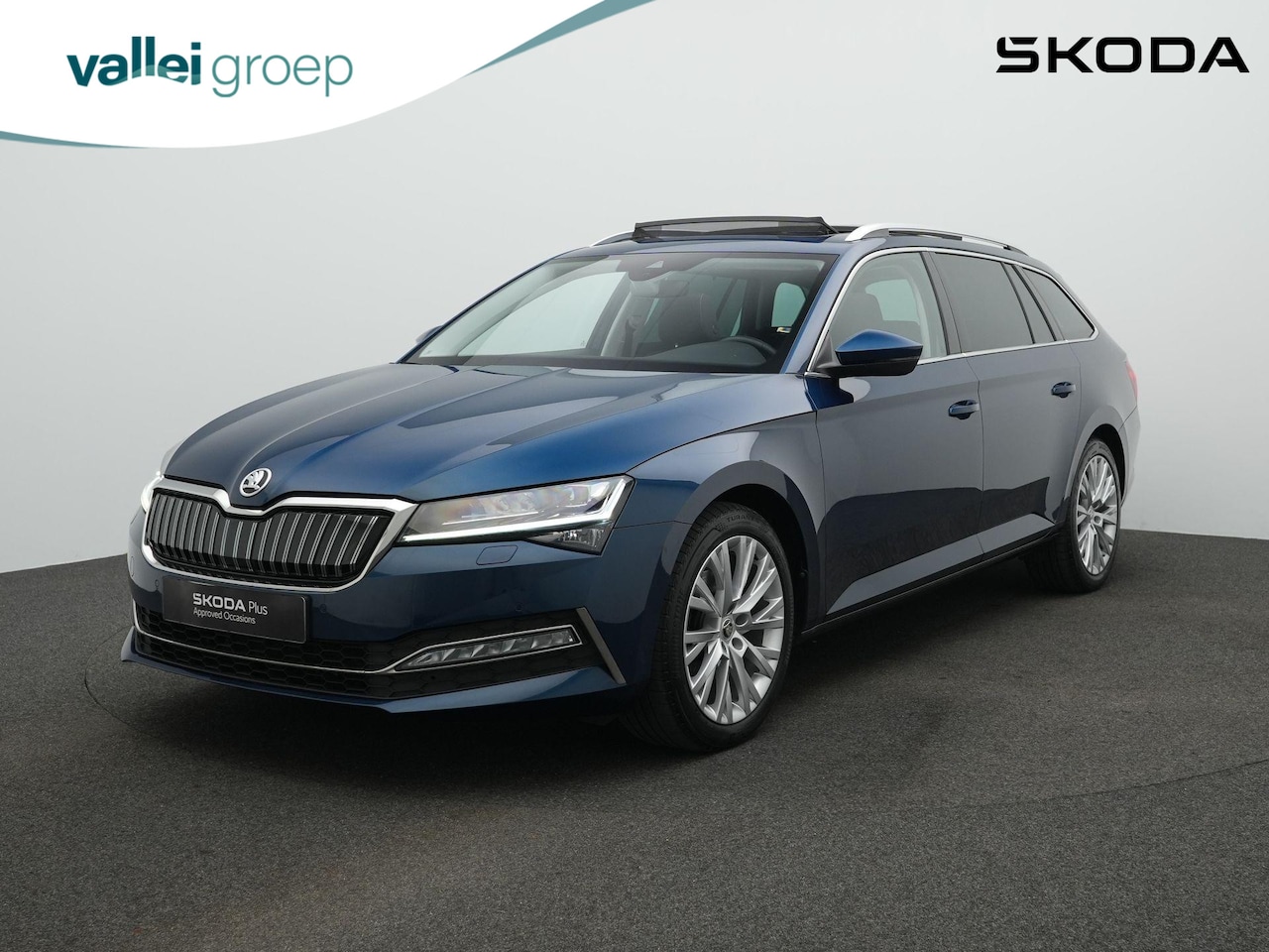 Skoda Superb - 1.4 TSI iV 218 pk Style | Panoramadak | Trekhaak | Geheugenstoel | Adaptief onderstel | Ma - AutoWereld.nl