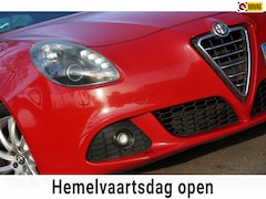 Alfa Romeo Giulietta - 1.4 T Distinctive | Rosso Competizion | Clima/Cruise/LMV/Bluetooth/LED - Keurig