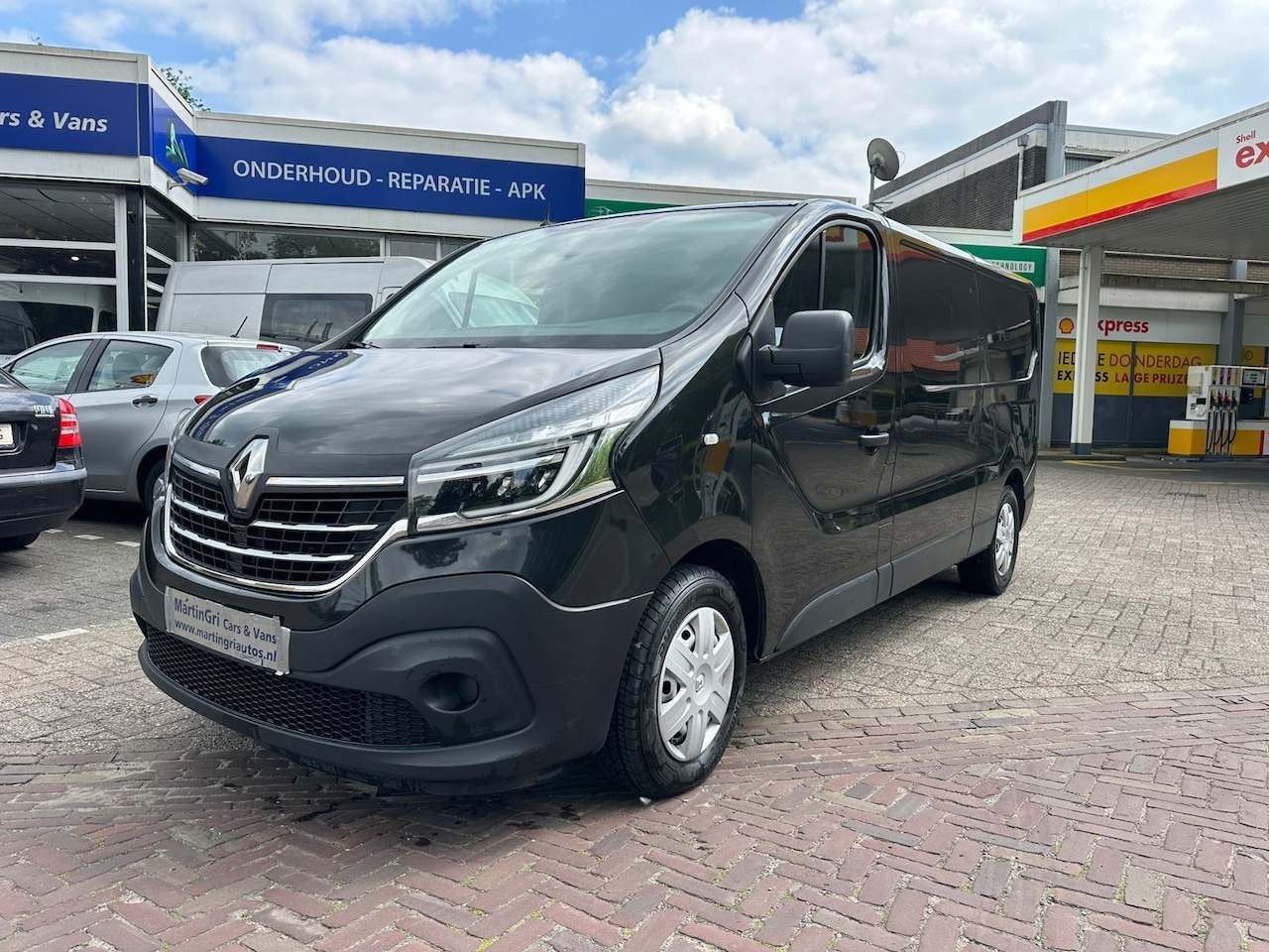 Renault Trafic - 2.0 dCi 120 T29 L2H1 Comfort Automaat - AutoWereld.nl