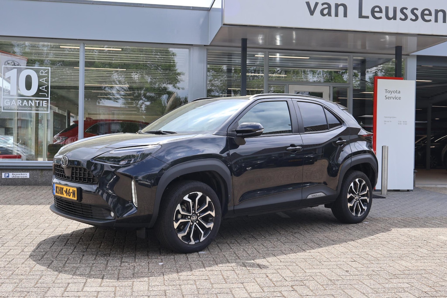 Toyota Yaris Cross - HYBRID 115 FIRST EDITION STOEL-STUUR-RUITENWISSER VERW. KEYLESS AD-CRUISE APPLE/ANDROID - AutoWereld.nl