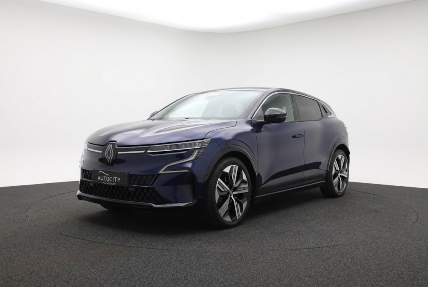 Renault Mégane E-Tech - Electric EV60 Iconic Optimum Charge l Leder l 360 Camera l Harman l VOL O - AutoWereld.nl