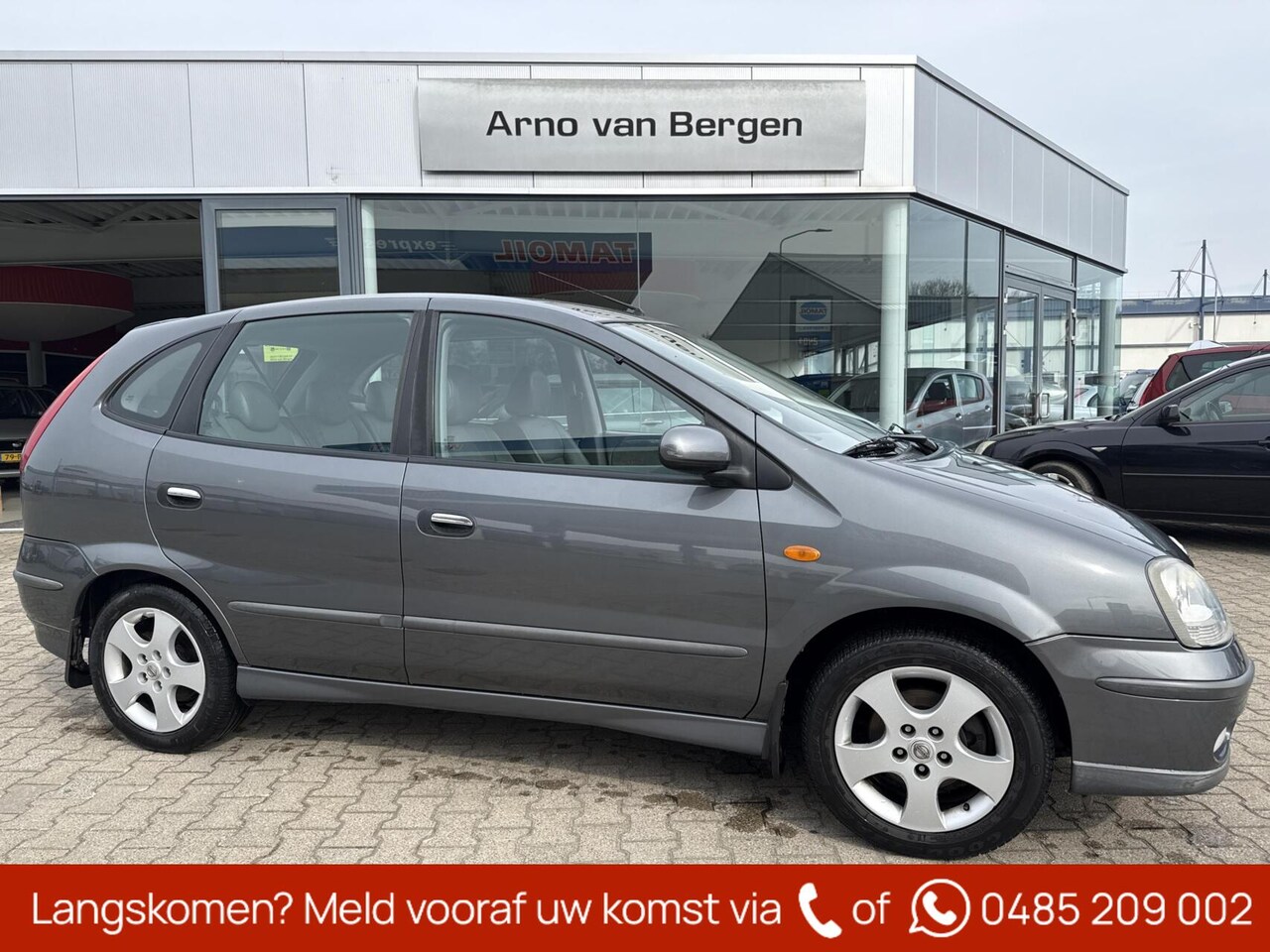 Nissan Almera Tino - 1.8 Tekna 1.8 Tekna, leder/alcantara, climatronic, cruisecontrol, leder/alcantara, trekhaak, navigat - AutoWereld.nl
