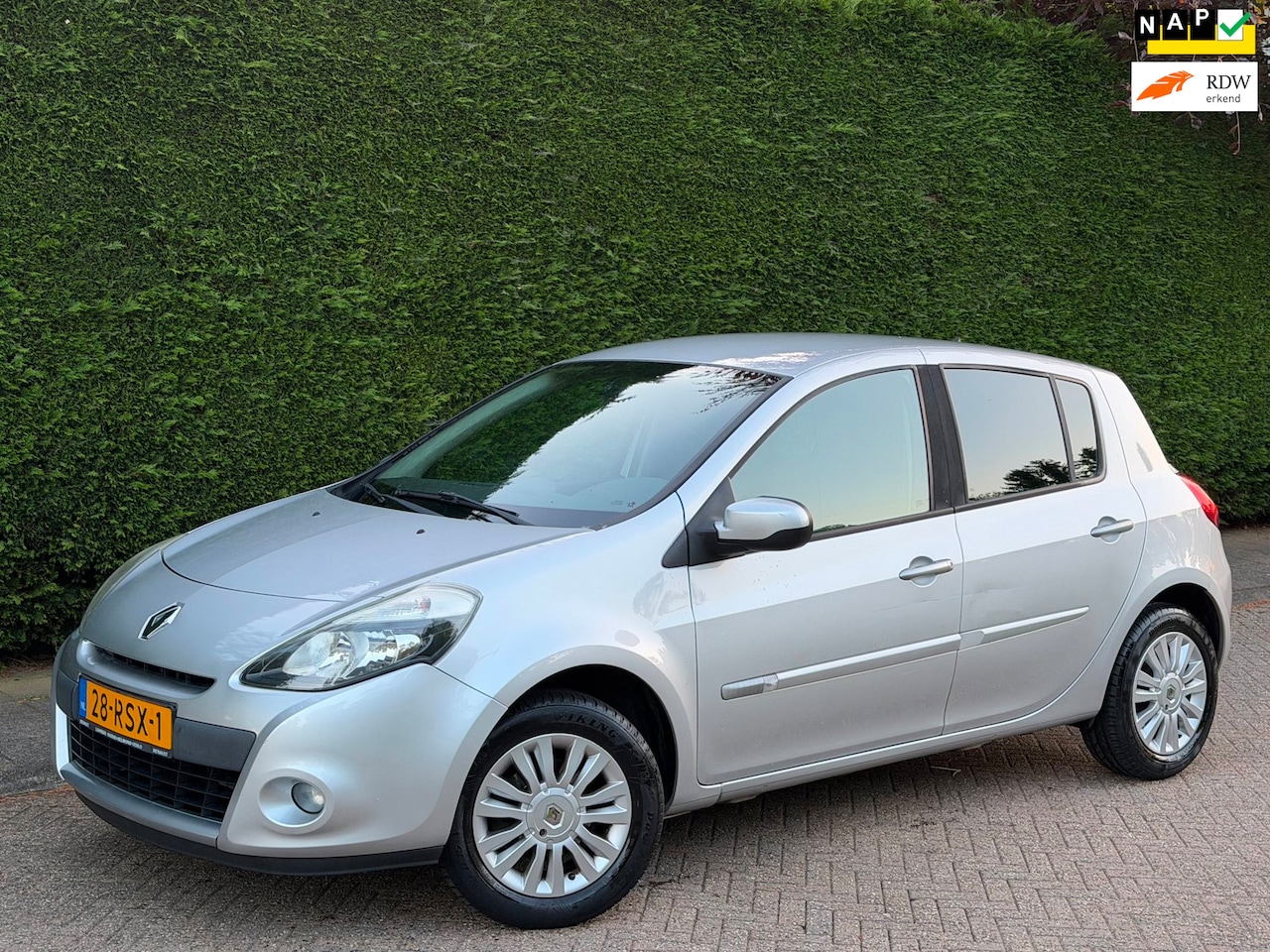 Renault Clio - 1.2 Collection RIJDGOED/AIRCO/LMVELGEN/APK 1-27 - AutoWereld.nl